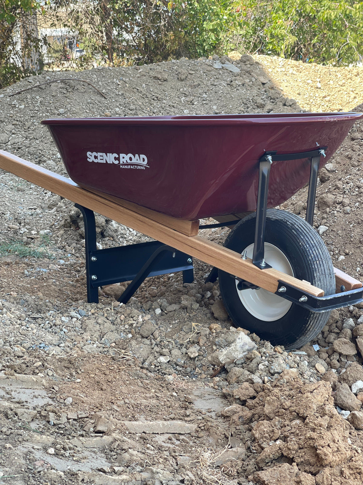 Scenic Road Steel SS-Series 6 Cu Ft Single Ribbed Wheelbarrow - Lifestyle 2