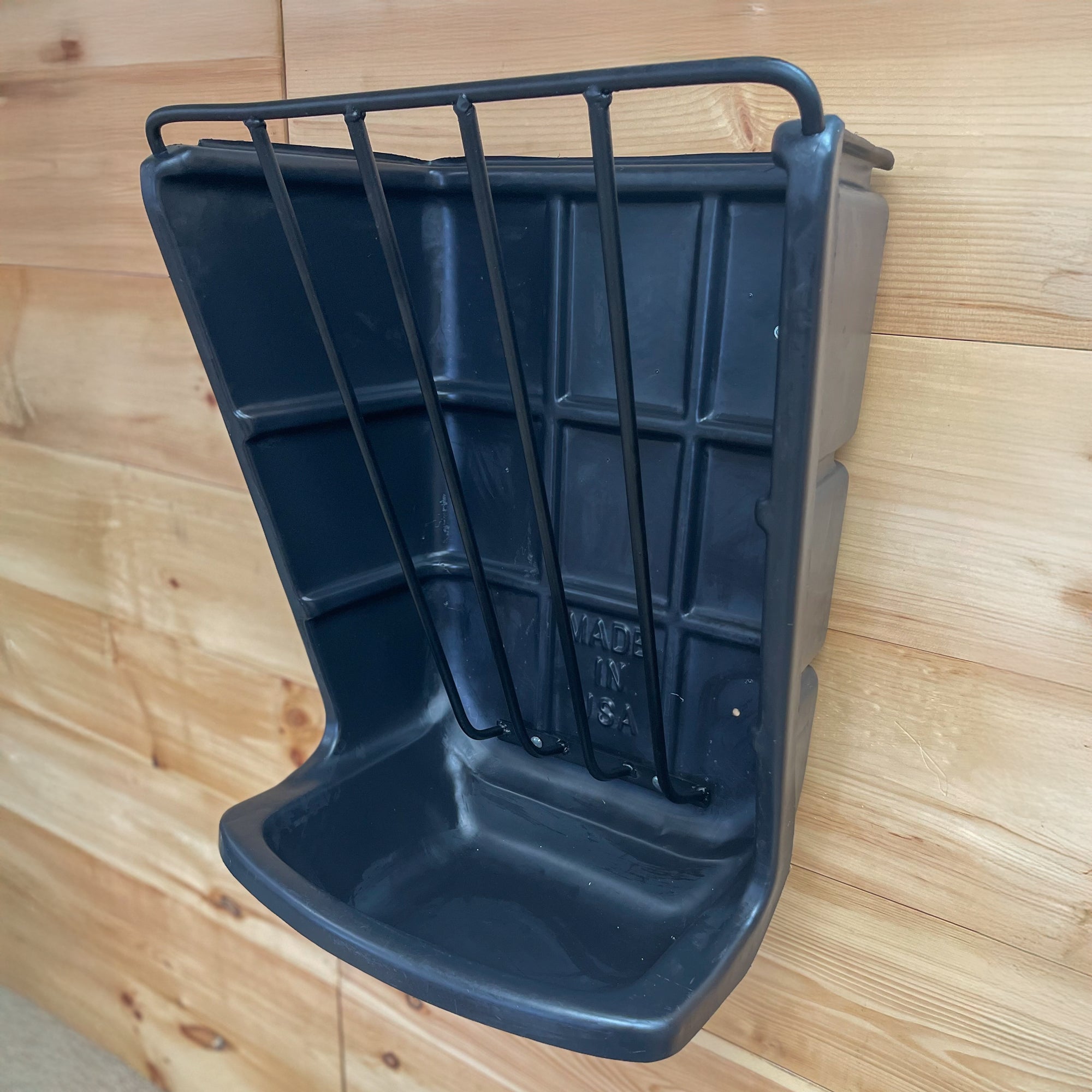 Scenic Road SRPF Poly Feed Tray - In Use